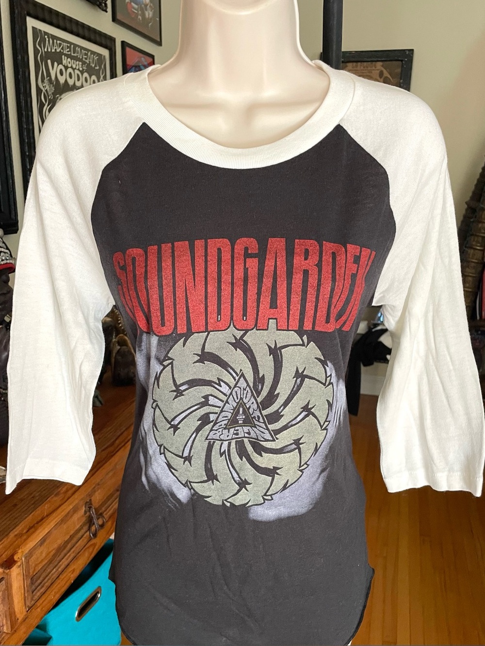 SOUNDGARDEN 2017 Tour Black & White 3/4 Sleeve Ringer Top Large unisex